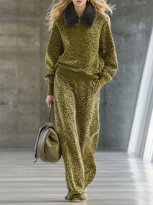 Pull en velours imprimé léopard avec col en fausse fourrure et pantalon large - Élégance haut de gamme