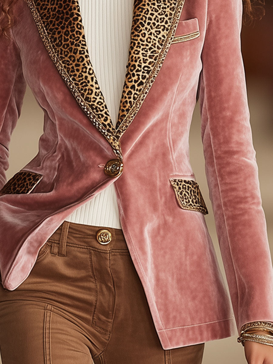 Veste en Velours Rose avec Broderie Élégante et Détails Imprimés Léopard