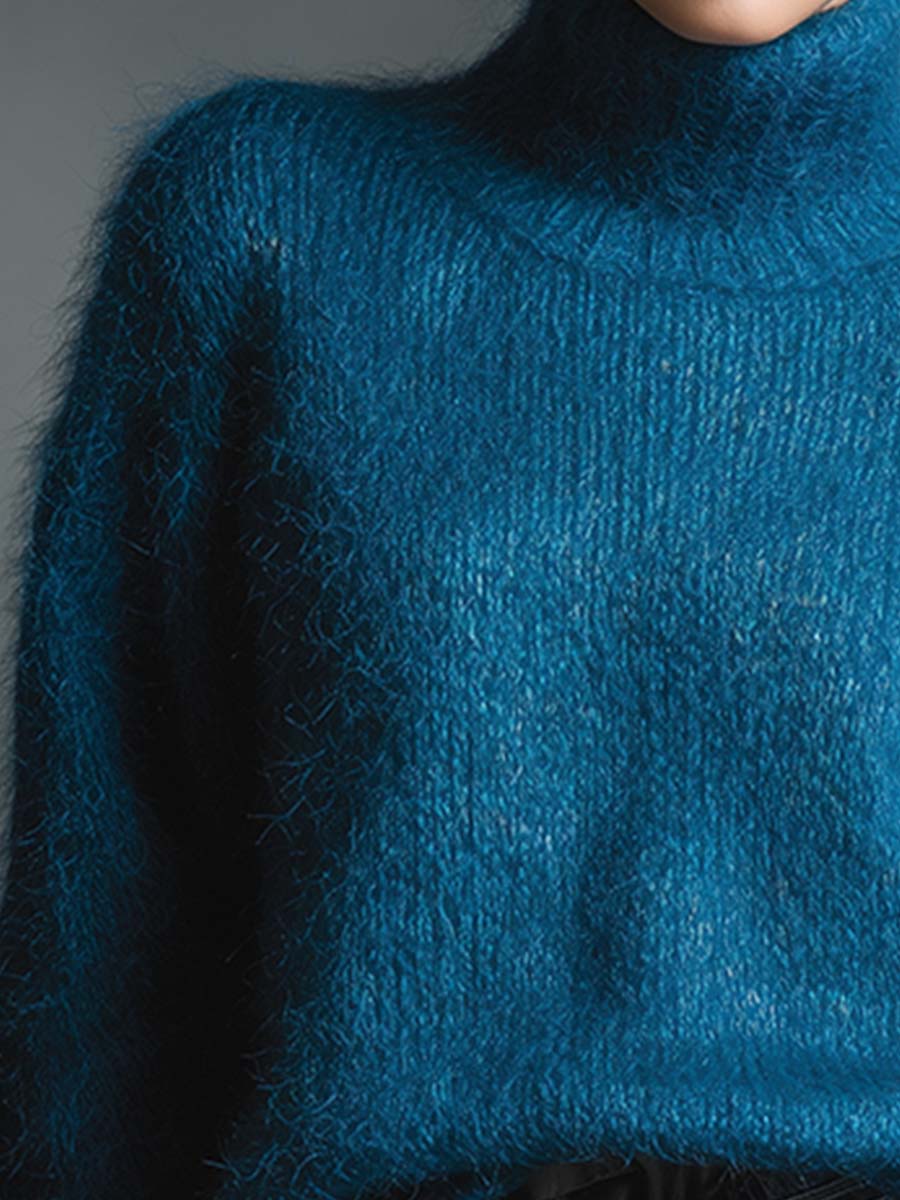 Élégant Pull en Mohair Bleu à Col Montant - Polyvalence et Chic