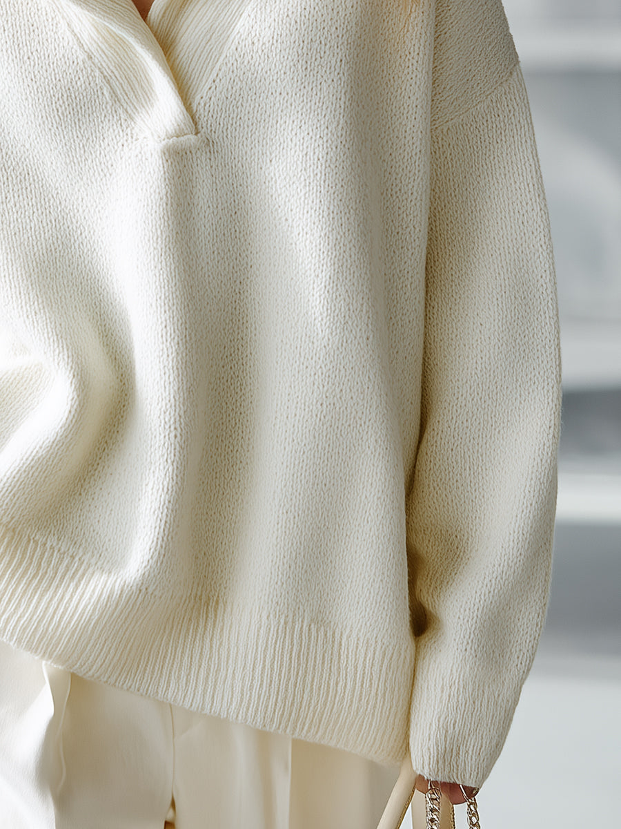 Pull-over en tricot blanc au col rabattu chic et tendance