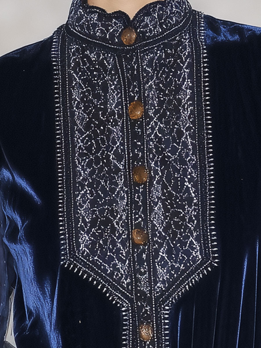 Chemise Retrouvée en Velours Bleu avec Col Montant Rétro et Manches Longues en Organza