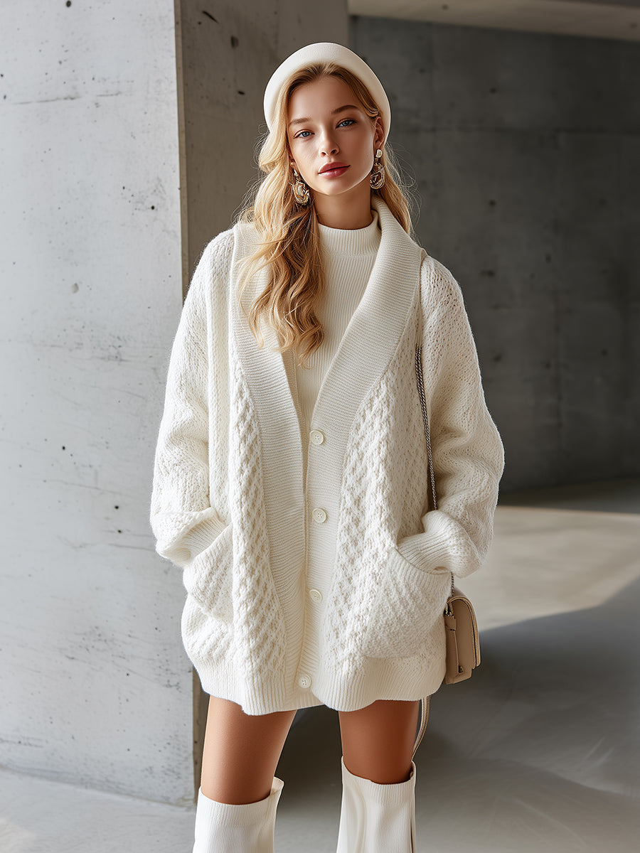 Élégant Cardigan Blanc en Tricot de Luxe