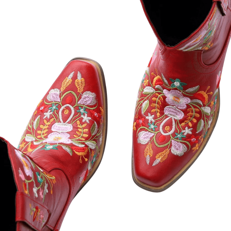 Rouge Éclat : Bottes Cowboy Chic
