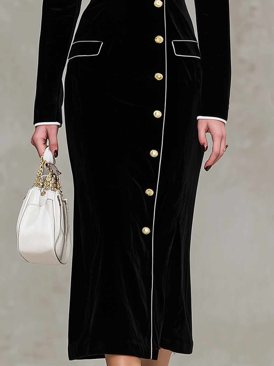 Maxi Velour Robe Noir avec Col Blanc Élégant et Détails Contrastants