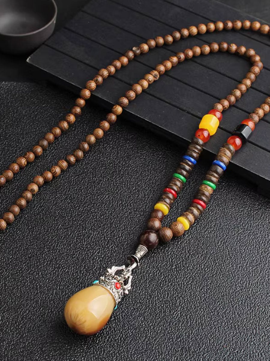 Collier Ethnique en Bois au Style Rétro Épuré