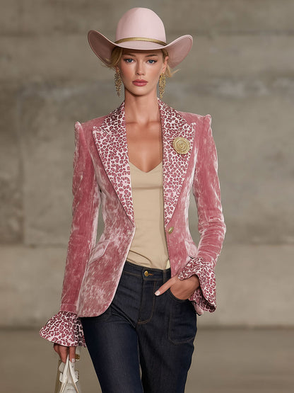 Blazer en velours à motif léopard avec revers contrasté