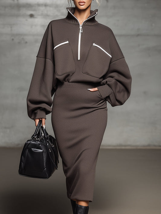 Ensemble Sportif Rétro : Sweatshirt Brun avec Jupe à Fermeture Éclair Blanche