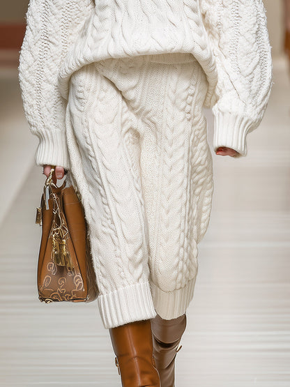 Ensemble Luxe : Pull en Maille Texturée Blanc et Short Chic