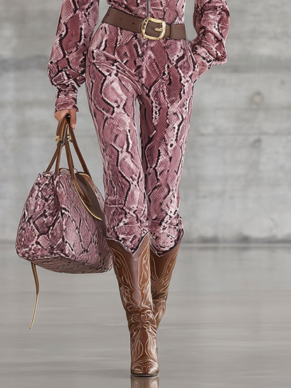 Combinaison Longue en Velours Rose Rétro Western avec Motif Serpent et Détails Lacés