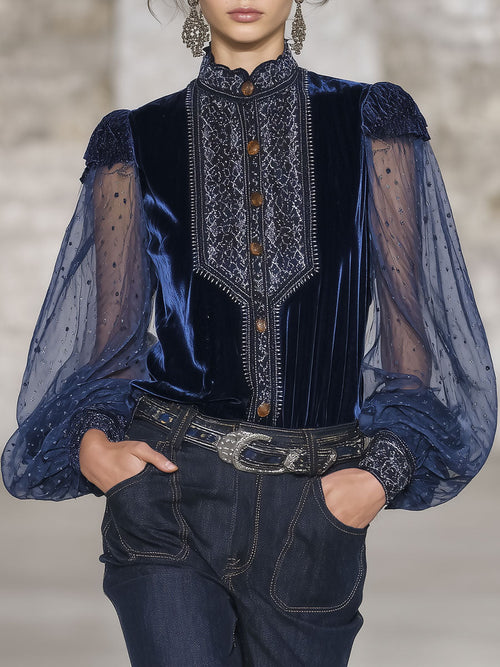 Chemise Retrouvée en Velours Bleu avec Col Montant Rétro et Manches Longues en Organza