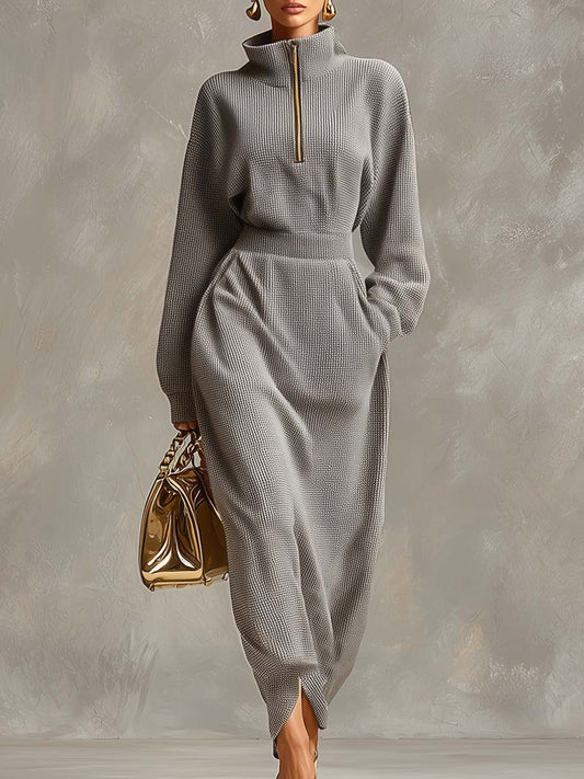 Robe Maxi Waffle Gris Clair : Élégance à Col Revers et Manches Longues avec Fermeture Éclair